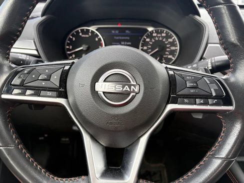 Used 2024 Nissan Altima 2.5 SR FWD image 17