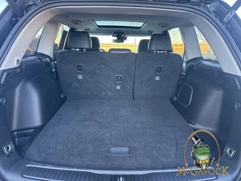 Used 2022 Jeep Grand Cherokee Limited w/ Luxury Tech Group II image 7