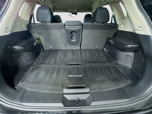 Used 2019 Nissan Rogue SV FWD image 30