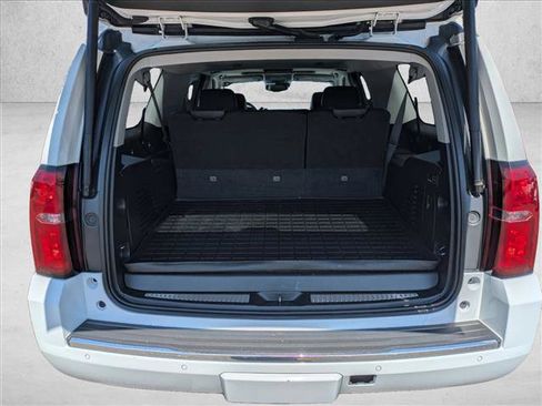 Used 2019 Chevrolet Suburban Premier AWD/4WD image 6