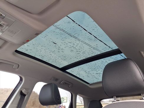 New 2026 Volkswagen Taos SE image 8