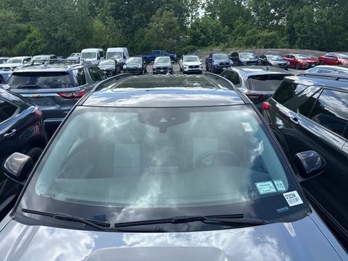 Used 2023 Ford Explorer XLT w/ Equipment Group 202A AWD/4WD image 8