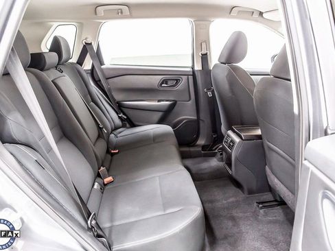 Used 2024 Nissan Rogue S image 34