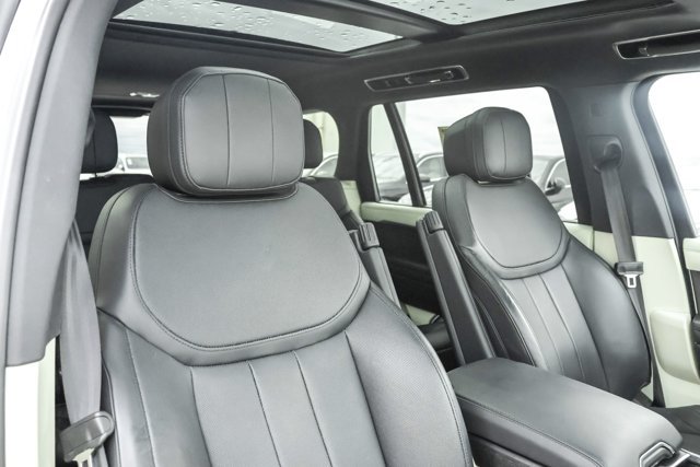 Used 2024 Land Rover Range Rover Long Wheelbase SE AWD/4WD image 28
