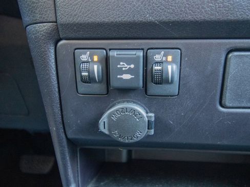 Used 2018 Toyota Sienna SE image 35