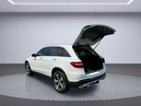 Used 2018 Mercedes-Benz GLC 300 4MATIC image 9