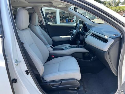 Used 2022 Honda HR-V EX image 9