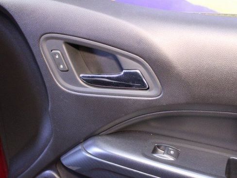 Used 2017 GMC Canyon SLE image 9