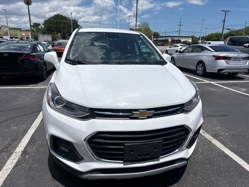 Used 2020 Chevrolet Trax LT AWD/4WD image 3