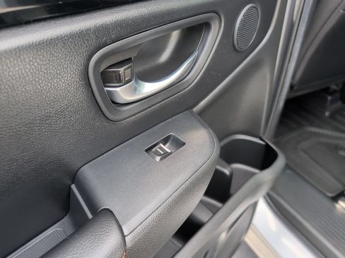 Used 2025 Honda Pilot TrailSport image 34