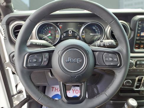 Certified 2023 Jeep Wrangler Unlimited w/ Sun & Screen Package AWD/4WD image 11