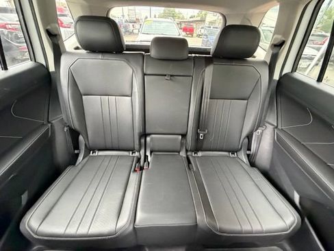 Used 2023 Volkswagen Tiguan SE AWD/4WD image 17