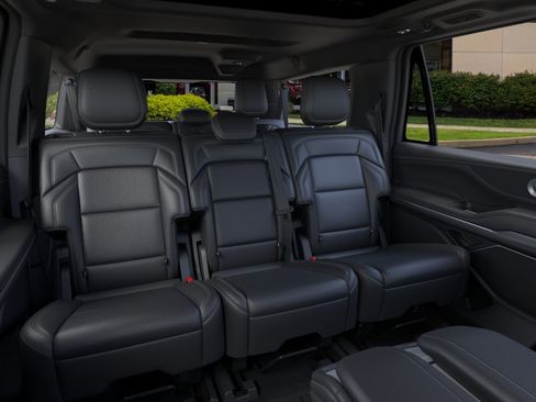 New 2025 Lincoln Navigator L Reserve w/ Jet Appearance Package AWD/4WD image 11