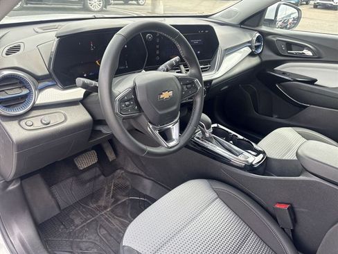 Certified 2024 Chevrolet Trax LT w/ Driver Confidence Package FWD image 10