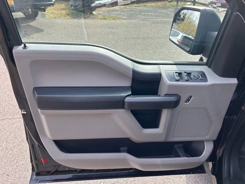 Used 2017 Ford F150 XL w/ Equipment Group 101A Mid image 14