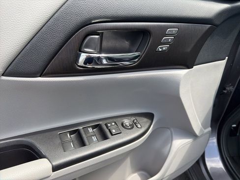 Used 2015 Honda Accord EX-L image 26