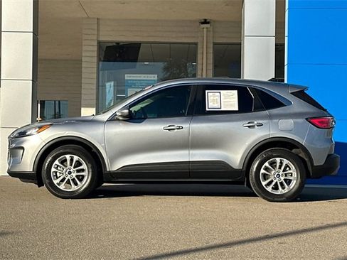 Used 2021 Ford Escape SE image 9