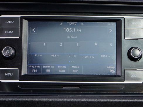 Used 2022 Volkswagen Jetta SE image 28