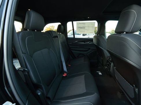 New 2025 Jeep Grand Cherokee Laredo X w/ Trailer Tow Package image 29