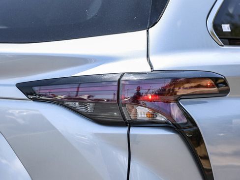 Certified 2023 Toyota Sienna LE AWD/4WD image 25