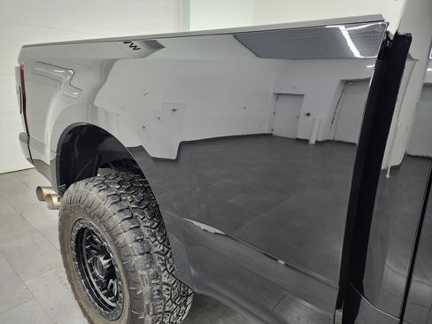 Used 2022 Ford F250 XLT w/ Black Appearance Package image 26