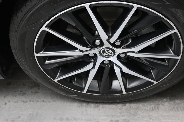 Used 2022 Toyota Camry SE FWD image 33