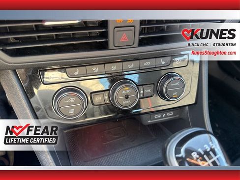 Used 2024 Volkswagen Jetta GLI 40th Anniversary Edition image 33