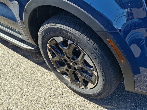 New 2026 Kia Sorento S image 4