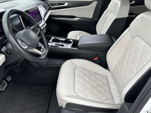 Used 2025 Volkswagen Atlas Cross Sport SEL Premium R-Line image 18