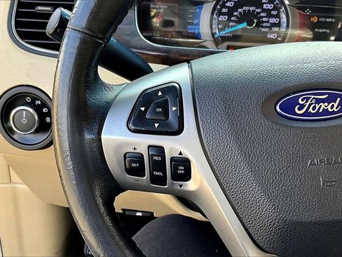 Used 2018 Ford Taurus Limited image 15