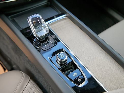 New 2026 Volvo XC60 B5 Plus w/ Protection Package Premier image 18