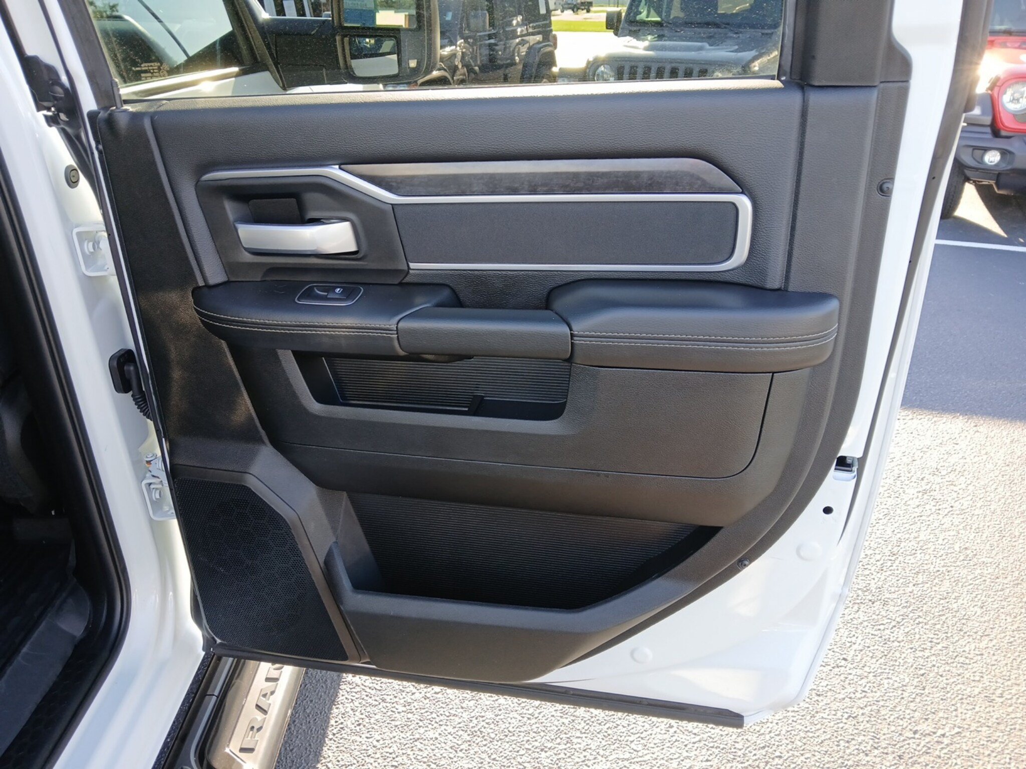 Certified 2024 RAM 2500 Big Horn w/ Night Edition AWD/4WD image 27