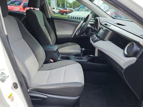 Used 2015 Toyota RAV4 LE FWD image 15