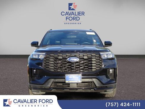 Certified 2025 Ford Explorer ST-Line AWD/4WD image 4