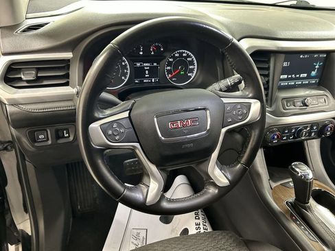 Used 2019 GMC Acadia SLE w/ LPO, Black Accent Package image 4