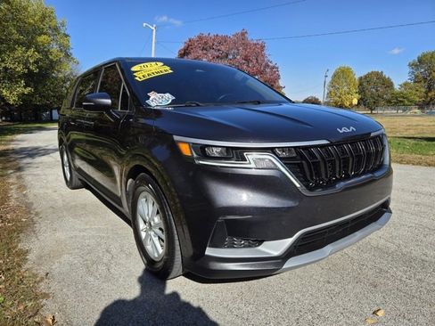 Used 2024 Kia Carnival LX image 10