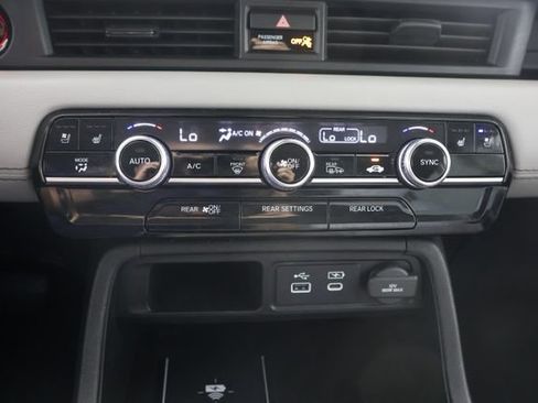 Used 2023 Honda Pilot Elite image 16