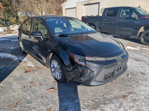 Used 2022 Toyota Corolla LE w/ LE Convenience Package image 3