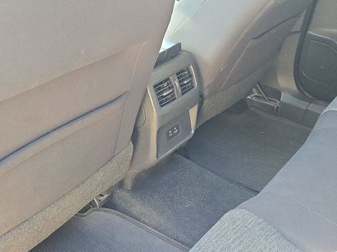 Used 2021 Nissan Rogue SV image 18