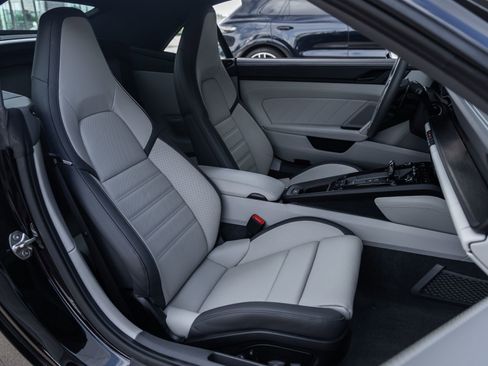 Certified 2026 Porsche 911 Carrera GTS RWD image 38