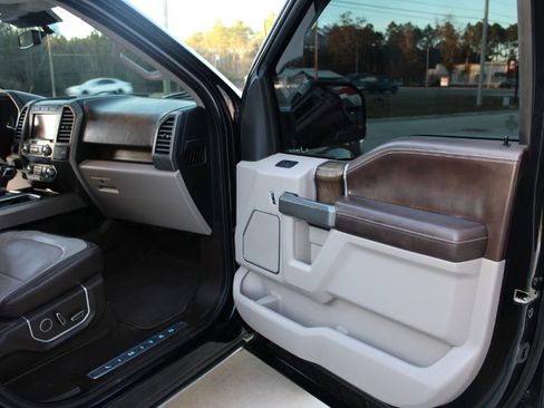 Used 2019 Ford F150 Limited image 17