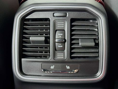 New 2026 Porsche Macan image 27