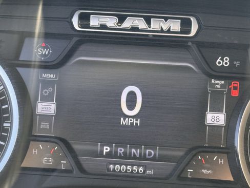 Used 2019 RAM 1500 Laramie AWD/4WD image 10