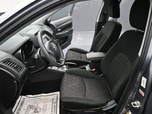 Used 2023 Mitsubishi Outlander Sport ES image 12