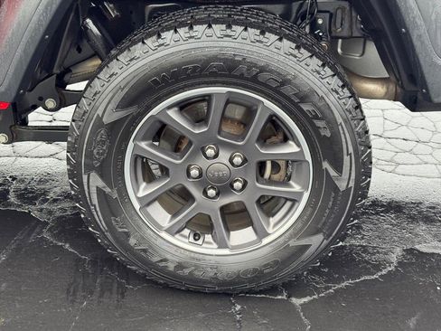 Used 2020 Jeep Gladiator Sport w/ Quick Order Package 24S image 7