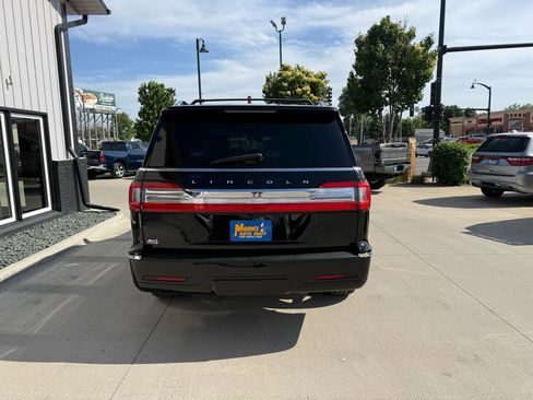 Used 2018 Lincoln Navigator Select w/ Cargo Package AWD/4WD image 5