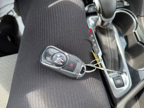 Used 2025 Buick Encore GX Preferred FWD image 31