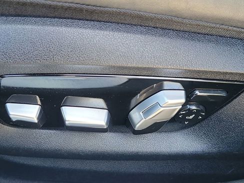 Used 2020 BMW 740i image 28