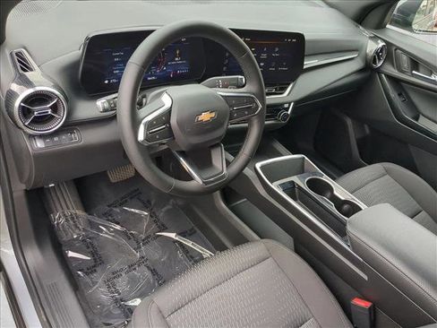 Used 2025 Chevrolet Equinox LT image 10