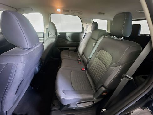 Used 2025 Nissan Pathfinder SV image 28